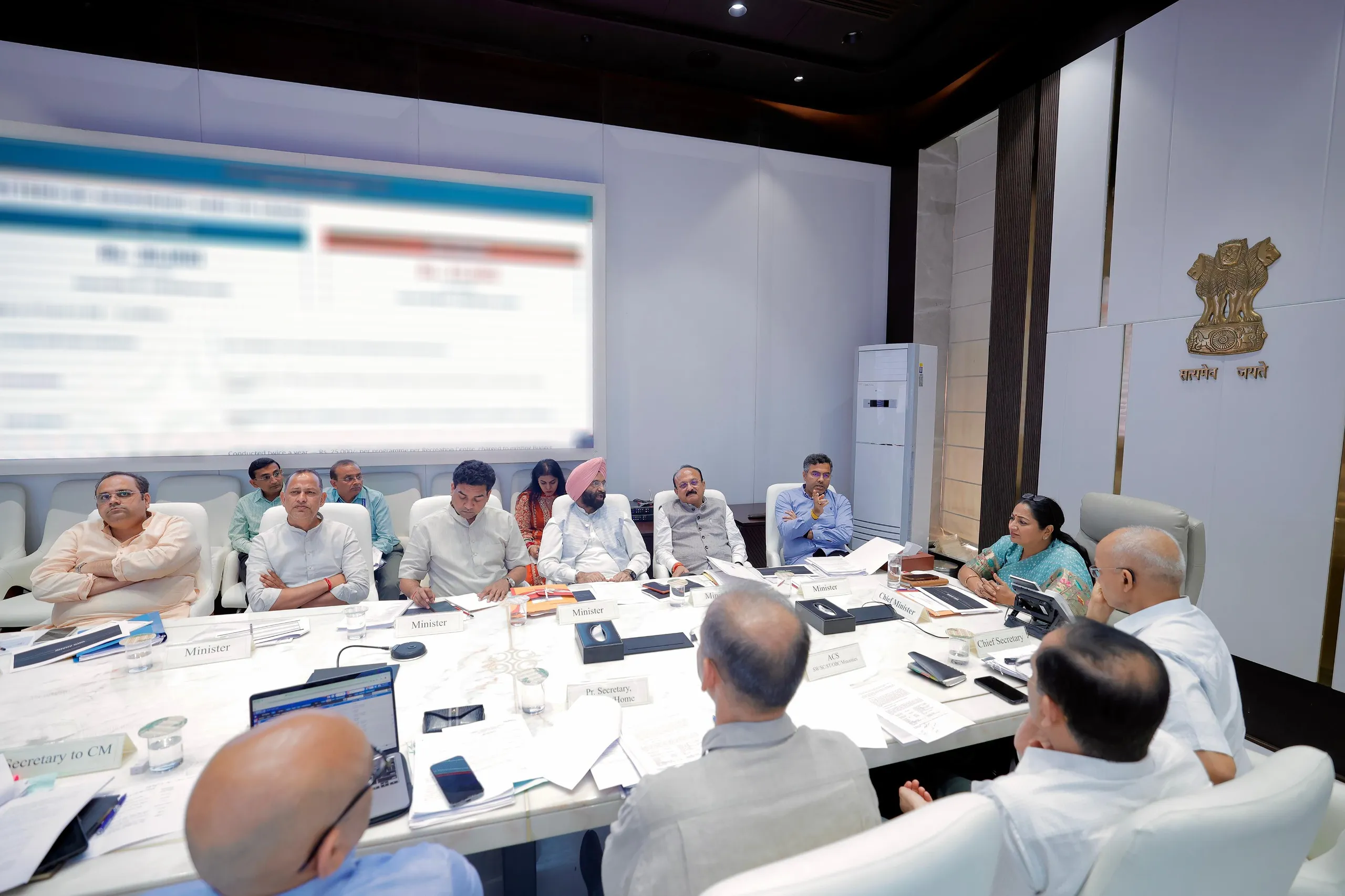 Delhi Government Raises Ration Card Income Limit to ₹2.5 Lakh; CBDC-Based Smart Ration Distribution System to Be Introduced